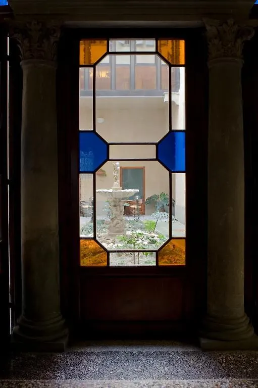 Alloro B&B Florence 3*,